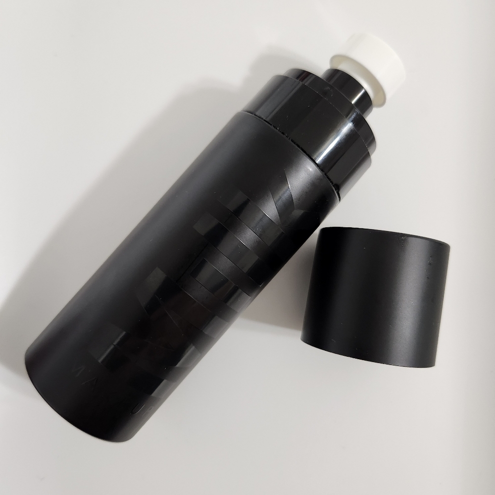 Milk • Pore Eclipse Setting Spray - Picture 7 of 7